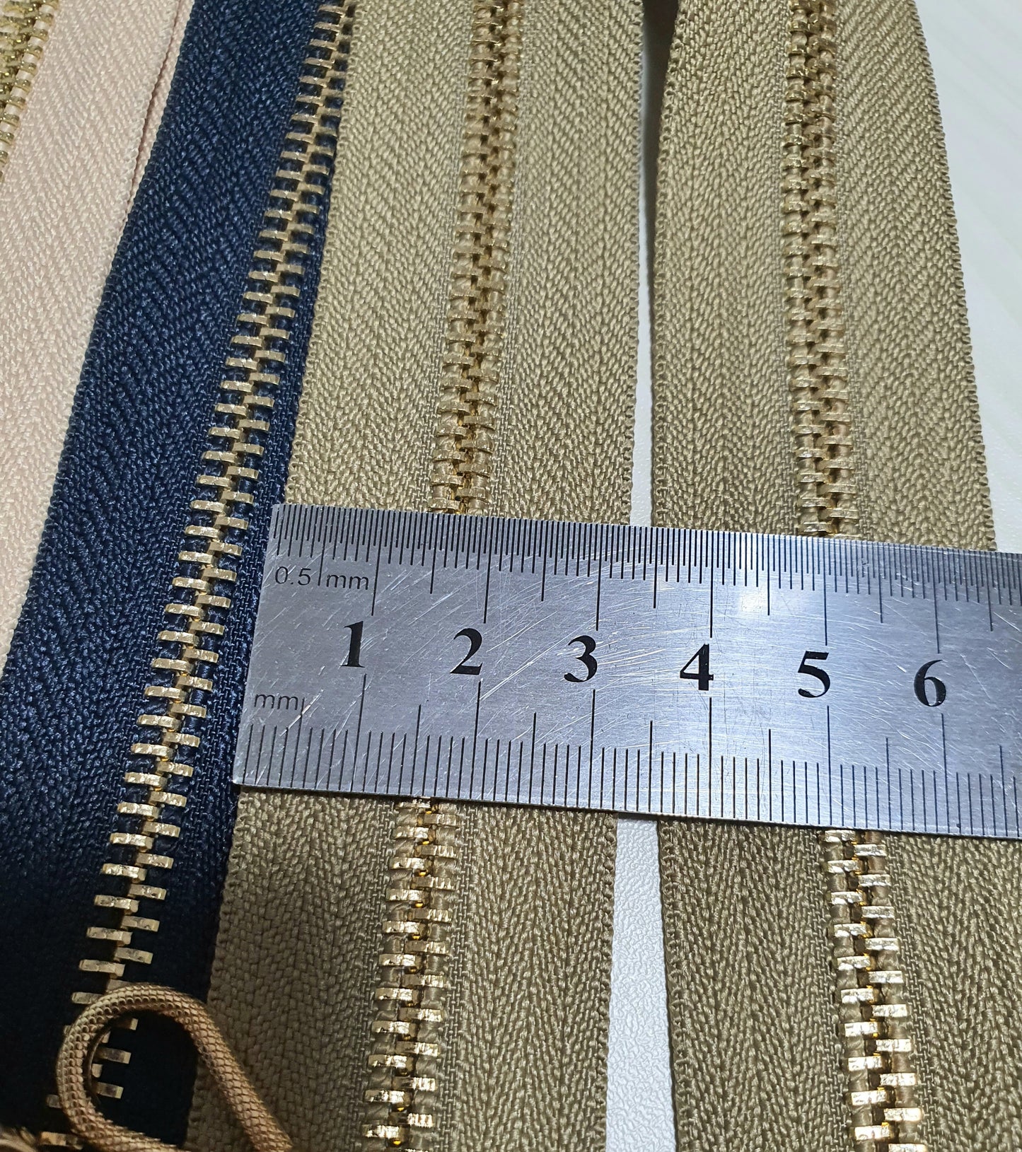 Metal Gold Zipper size #3 and #5 45cm