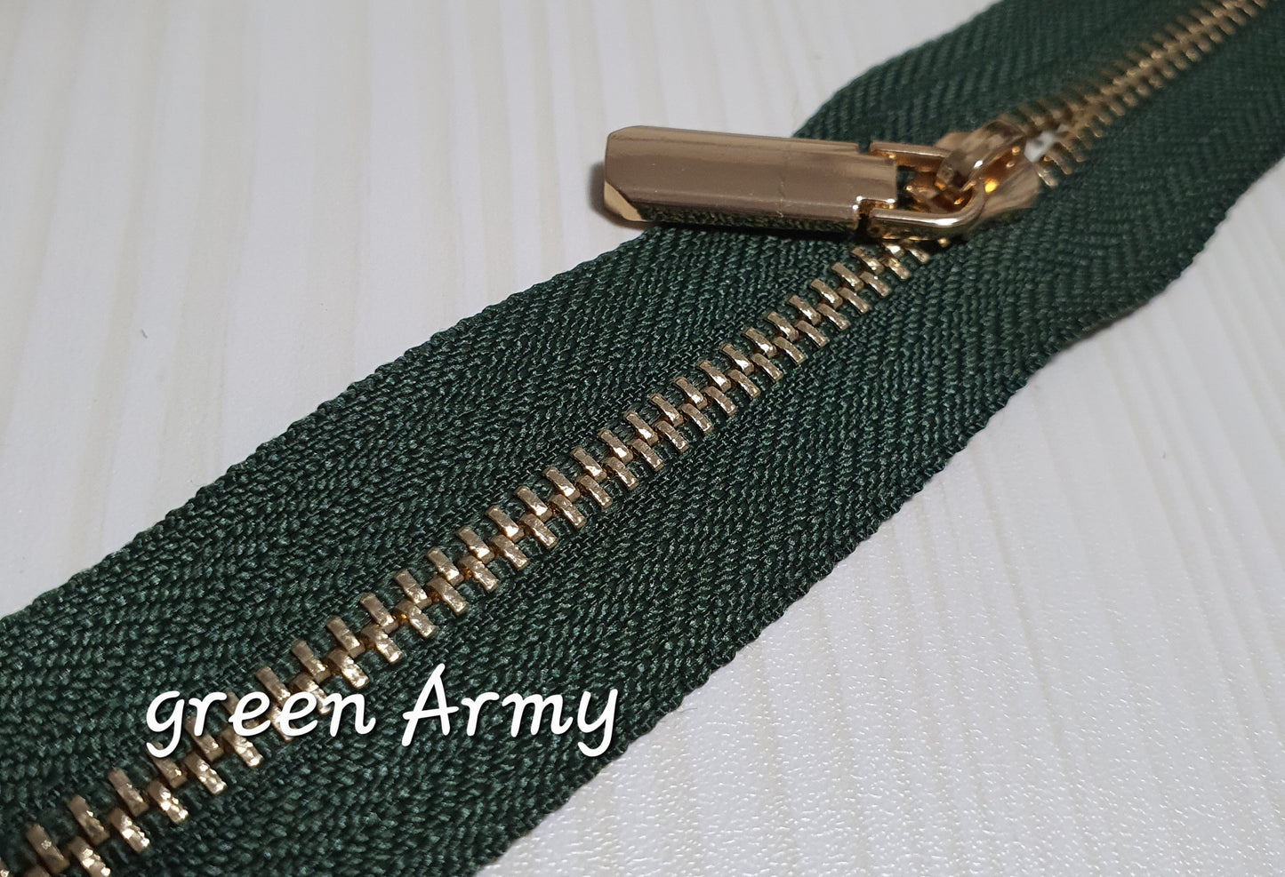 Metal Gold Zipper size #3 and #5  45cm