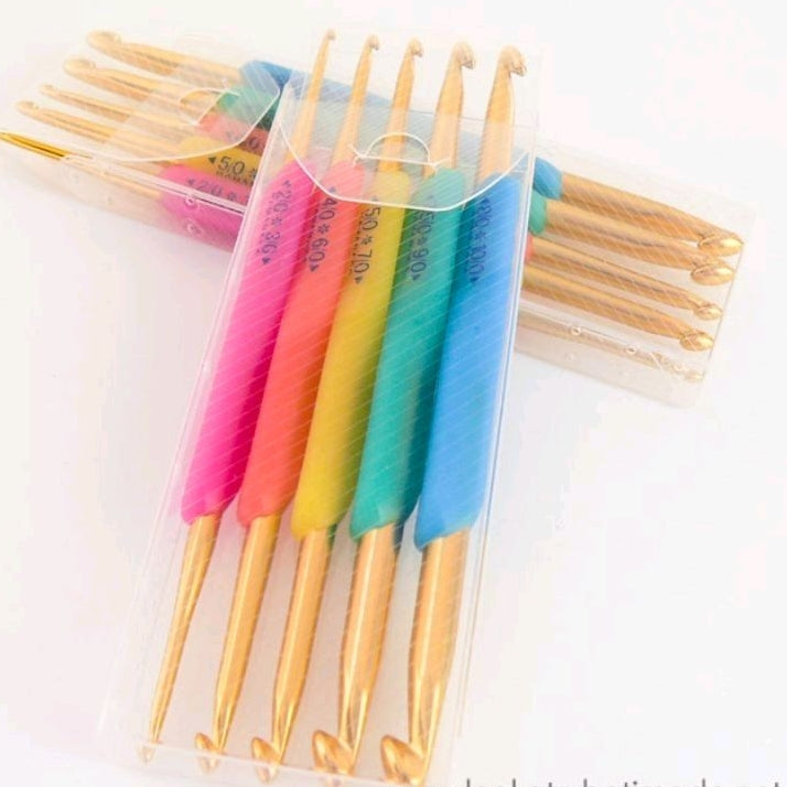 HAMANAKA Crochet Hook Made in Japan Candy Color 10 Sizes